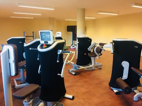 eGYM Physiotherapie Schorisch Trainingsfläche